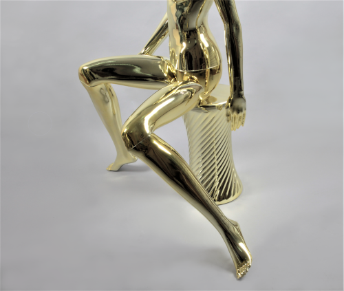 FE-6G Манекен женский сидячий без лица, золотой глянец Высота: 1320 мм фото 3